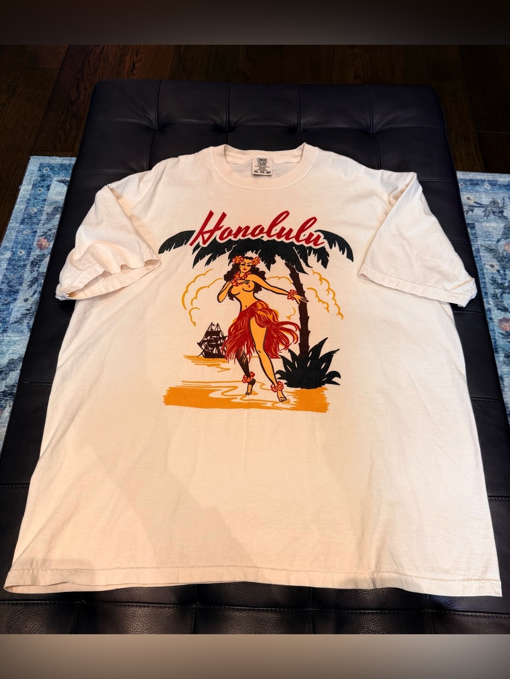 NWOT Honolulu Cream Graphic Tee with Vintage Hula Design 2X
